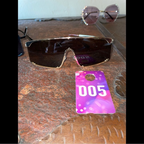 SUNGLASSES 🪢 PICK YOUR PAIR, with Microfiber cloth and Slip Case - Picture 3 of 7